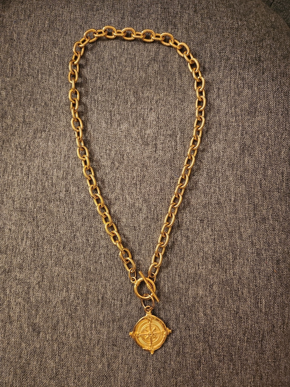 Susan Shaw Gold Compass Medallion Toggle Necklace 20 Inch  - Women Jewelry - Picture 3 of 3